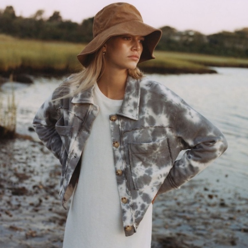 NWT:  Anthropologie T.La Nika Cropped Shirt Jacket Grey Womens Medium Tie-Dye